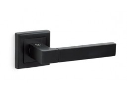 Vidaus apdailos prekės. Durų furnitūra. Durų furnitūra. Rankenos. Durų rankena K-421-03 P2 DECO juoda matinė 