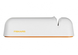 Namų apyvokos prekės. Indai, virtuvės reikmenys ir įrankiai. Virtuviniai įrankiai. Galąstuvas FISKARS Functional Form 