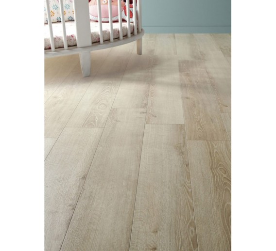 Vidaus apdailos prekės. Grindų dangos. Laminatas. 33 atsparumo klasės grindys. Laminuota grindų danga SOLID PLUS 435 12 mm 33 kl. 