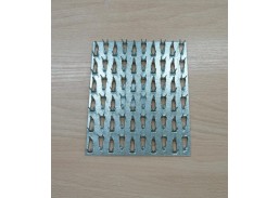 Tvirtinimo detalės. Metalinės plokštelės. Metalinė dygliuota plokštelė 120x150x1.3 mm 