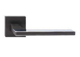 Vidaus apdailos prekės. Durys, jų dalys. Durų furnitūra. Rankenos. Rankena Tao juoda/blizgus chromas 