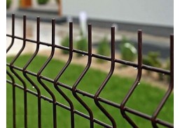 Metalų gaminiai . Tvoros, tvoralentės, tinklai tvoroms. Segmentinės tvoros, varteliai. Rudas tvoros segmentas h-1230 mm, d-5 mm, RAL8017 