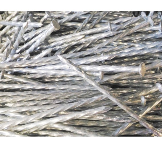 Tvirtinimo detalės. Vinys. Sraigtinės vinys. Vinys sraigtinės cinkuotos 4.5x150 mm 